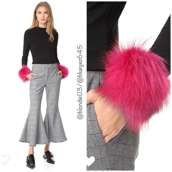 Alice + Olivia Haylen fur cuff mock neck blouse S - Picture 3 of 6